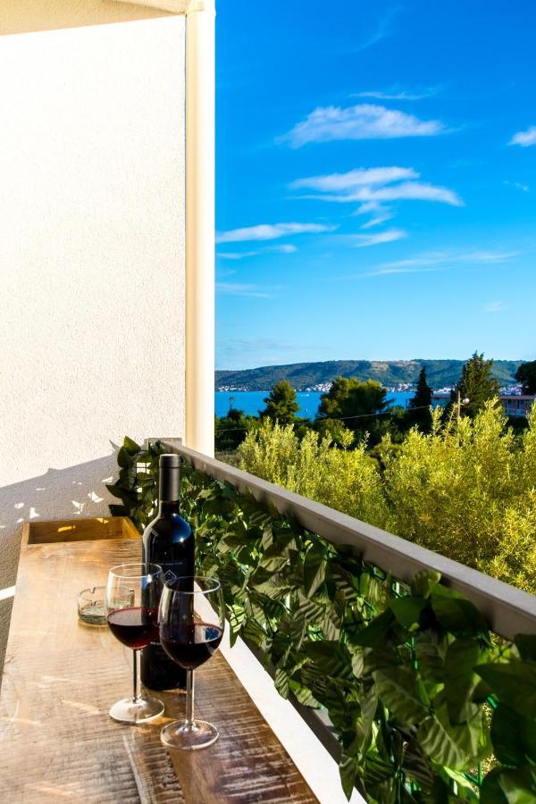 4 * Apartment Sunset Close To The Sea Каштела Экстерьер фото